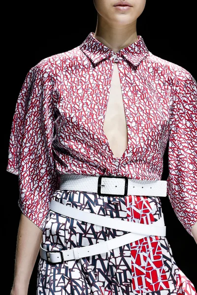 Look 32